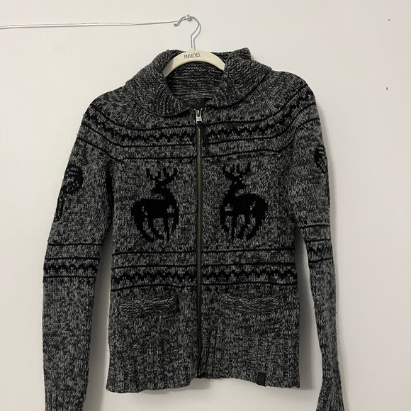 Aritzia Zip Up Sweater - Picture 1 of 3